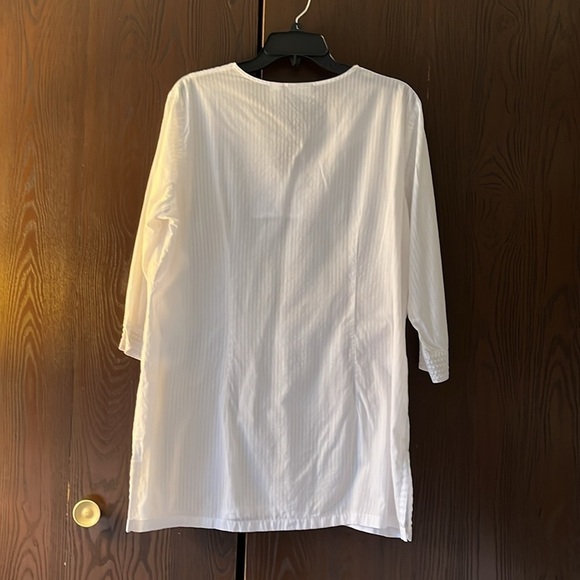 Chico’s white, 3/4 sleeved blouse. Long. V neck with cotton bead pattern. Chico2 - Picture 6 of 9